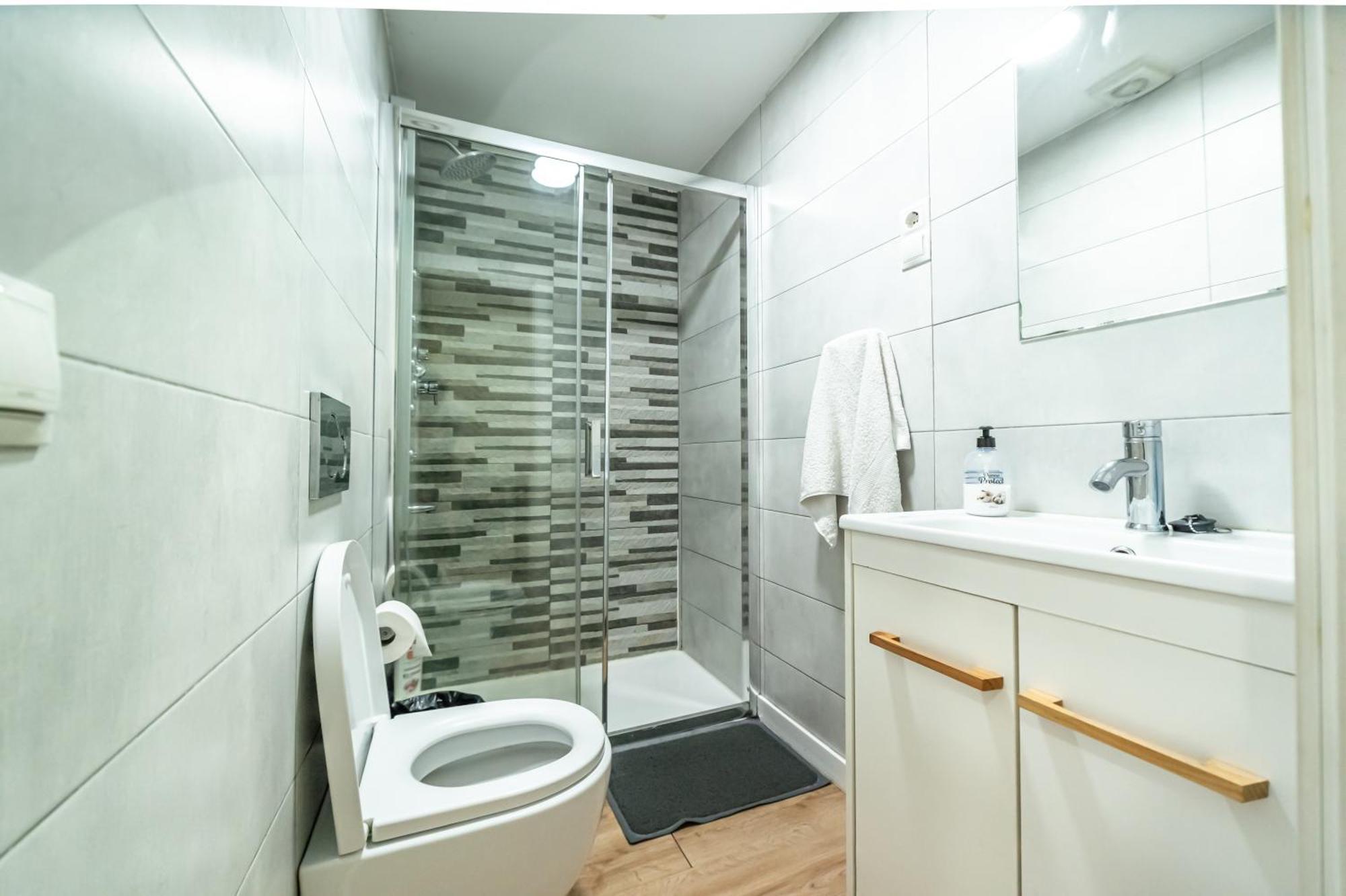 New Flat , Modern , Wifi, 10Min Sol, 5 Reina Sofia Lägenhet Madrid Exteriör bild
